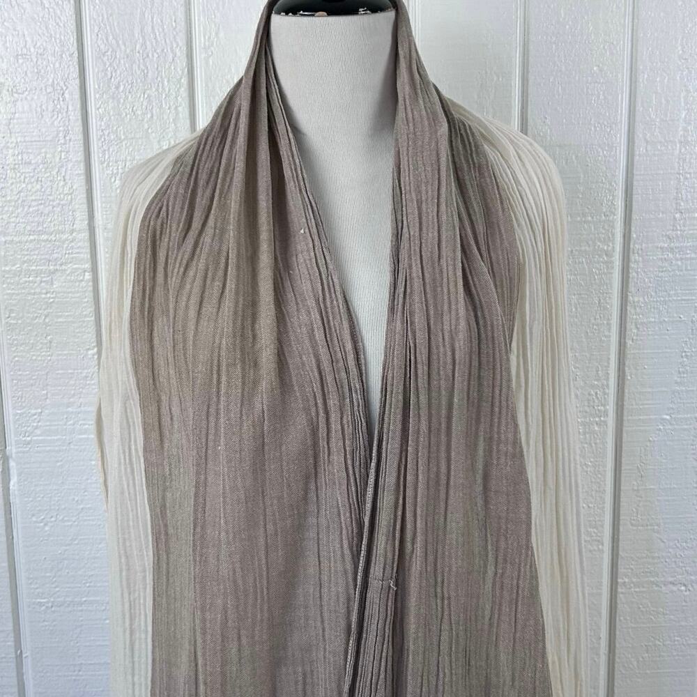 Old Navy Neutral Two Tone Scarf Beige Taupe Lightweight Fringe Wrap Boho - Picture 2 of 9